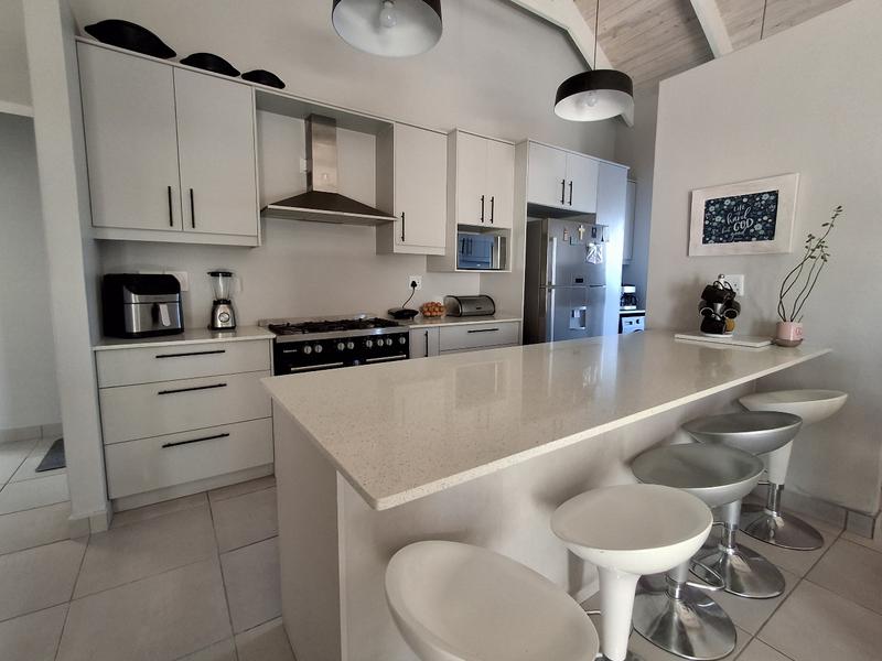 3 Bedroom Property for Sale in Britannia Bay Western Cape